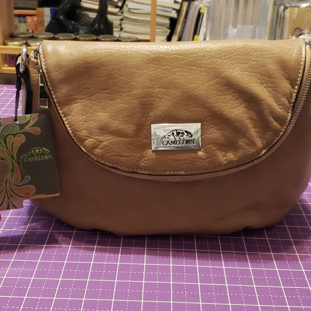 NWT,*FINAL PRICE DROP*Cameleon Concealed Carry Bag